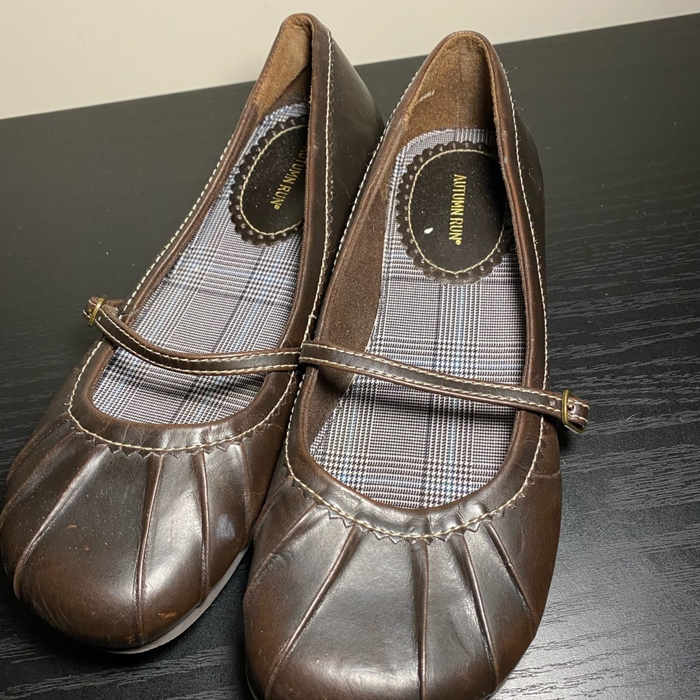Autumn Run Shoes Size 7.5